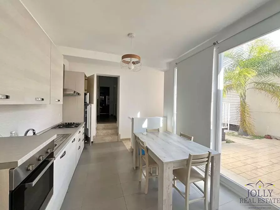 Immagine 17 di Villa in vendita  in via gela a Siracusa