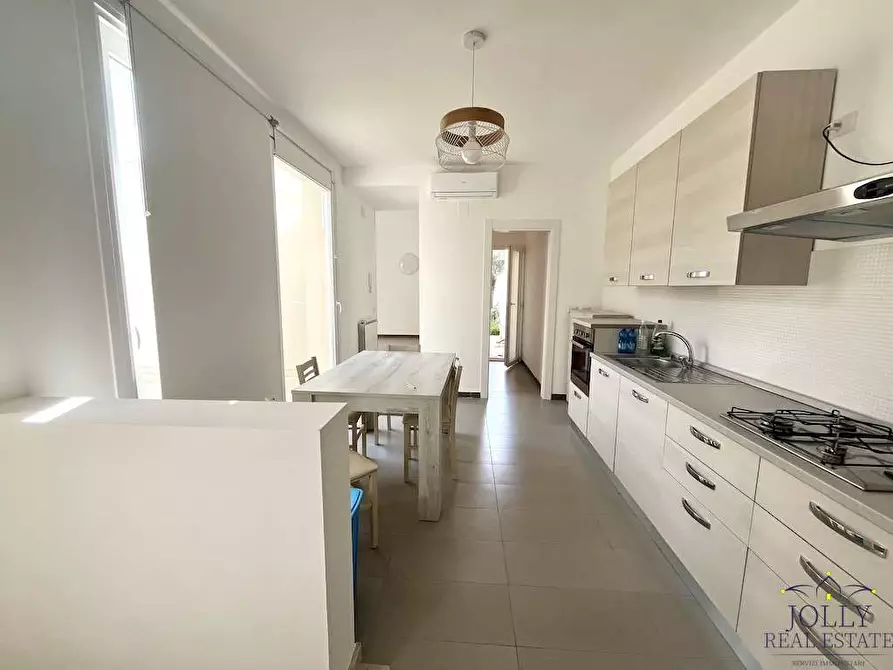 Immagine 19 di Villa in vendita  in via gela a Siracusa