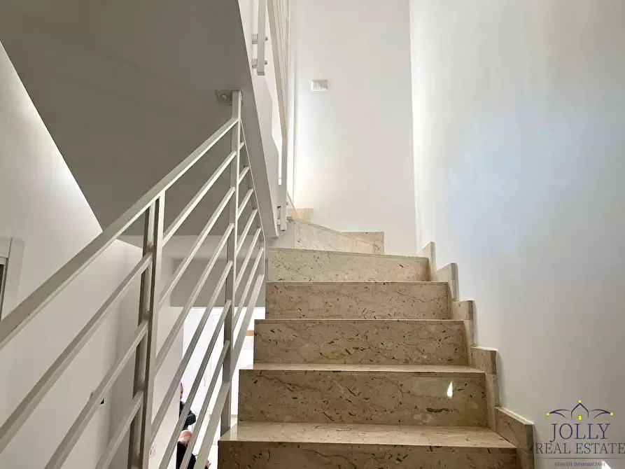 Immagine 26 di Villa in vendita  in via gela a Siracusa