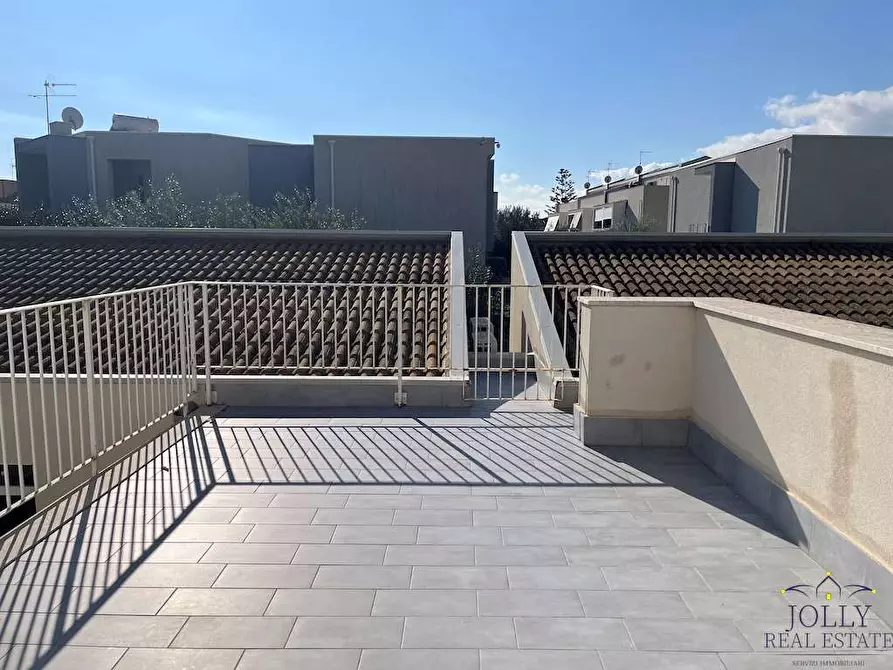 Immagine 32 di Villa in vendita  in via gela a Siracusa