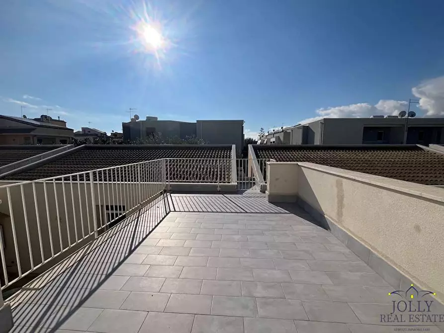 Immagine 33 di Villa in vendita  in via gela a Siracusa