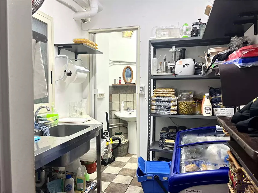 Immagine 13 di Negozio in vendita  in via dei platamoni 53 a Priolo Gargallo