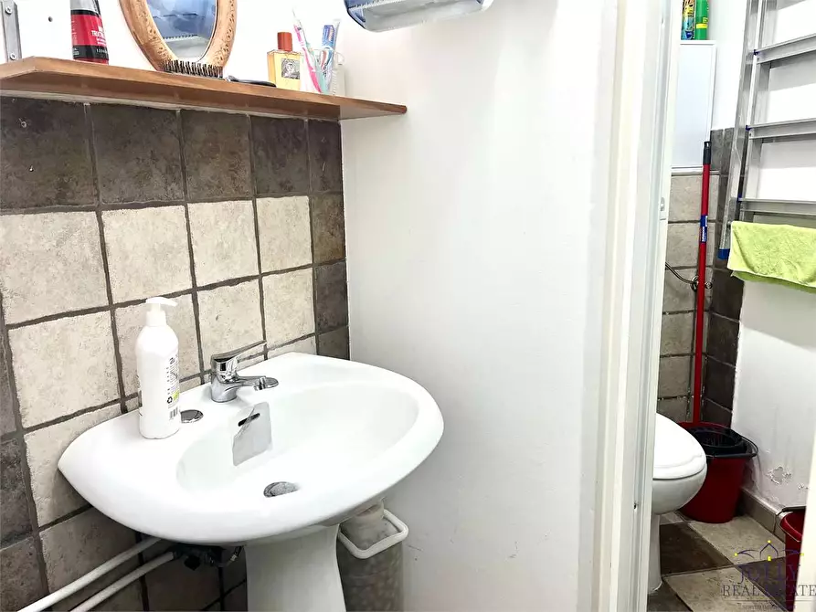 Immagine 14 di Negozio in vendita  in via dei platamoni 53 a Priolo Gargallo