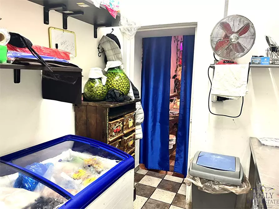 Immagine 15 di Negozio in vendita  in via dei platamoni 53 a Priolo Gargallo
