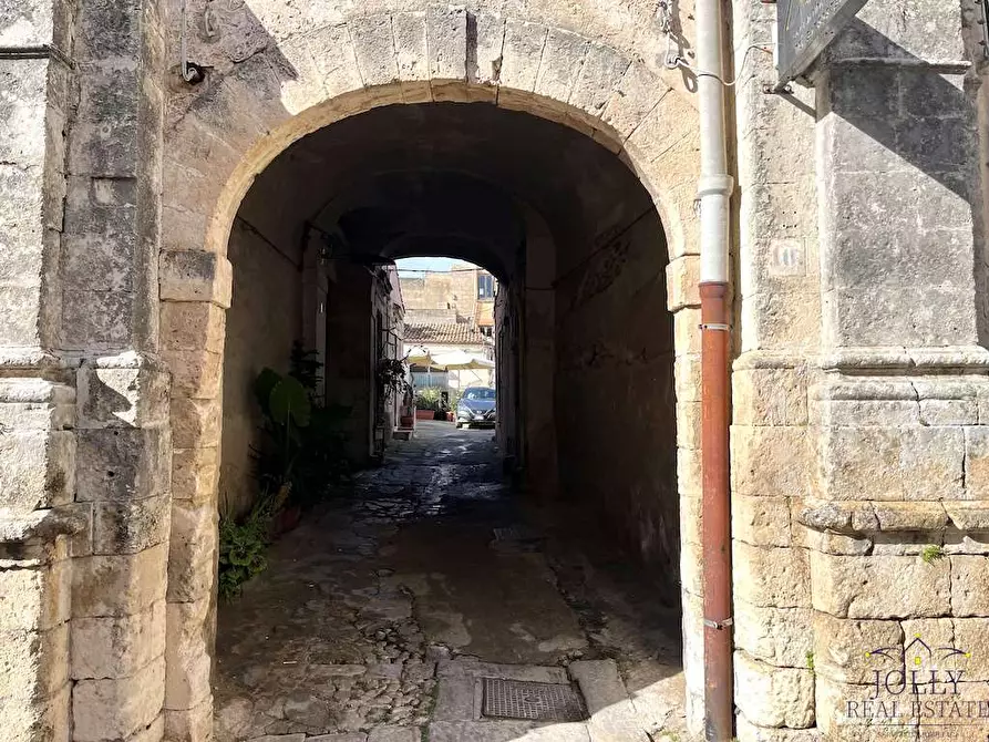 Immagine 3 di Stabile in vendita  in via saffi a Noto