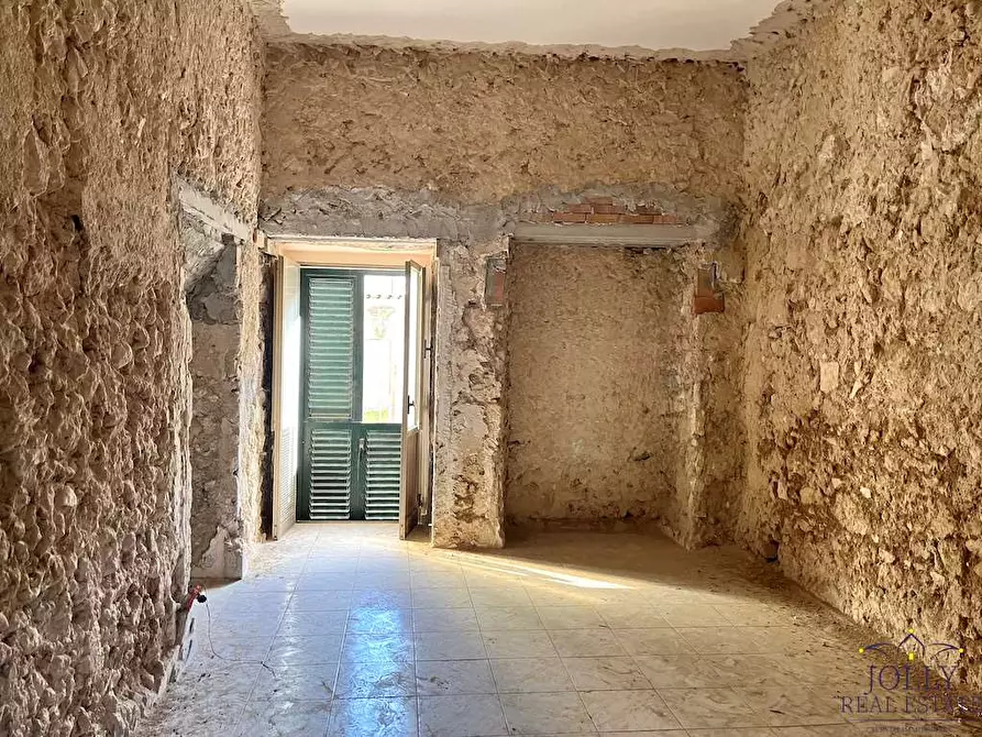 Immagine 7 di Stabile in vendita  in via saffi a Noto