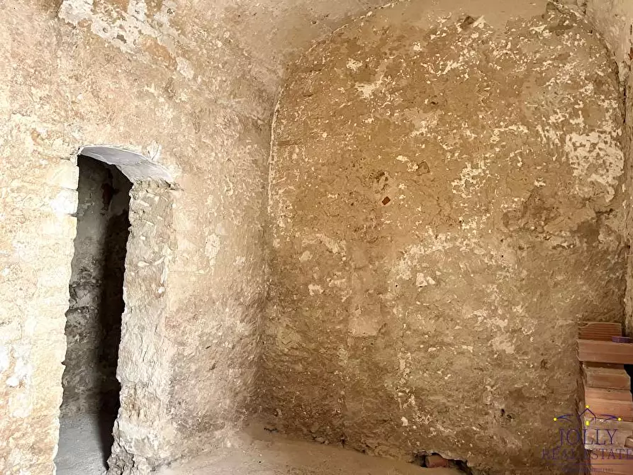 Immagine 17 di Stabile in vendita  in via saffi a Noto