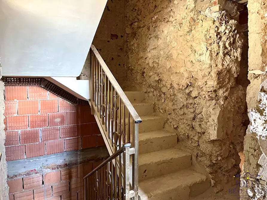 Immagine 20 di Stabile in vendita  in via saffi a Noto