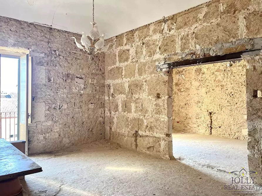Immagine 23 di Stabile in vendita  in via saffi a Noto