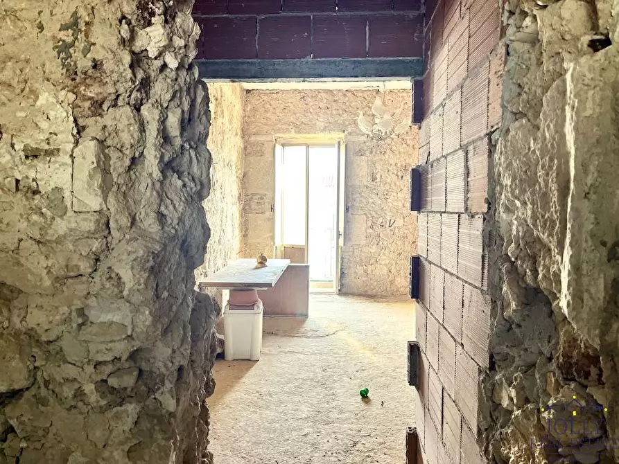 Immagine 27 di Stabile in vendita  in via saffi a Noto