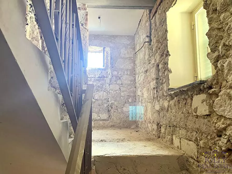 Immagine 31 di Stabile in vendita  in via saffi a Noto