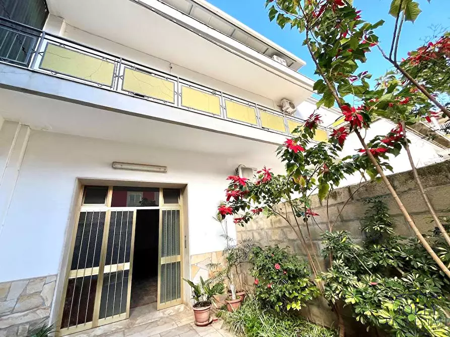 Immagine 1 di Casa bifamiliare in vendita  in Via Alessandro Manzoni a Floridia