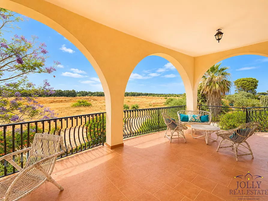 Immagine 11 di Villa in vendita  in via lago maggiore a Siracusa