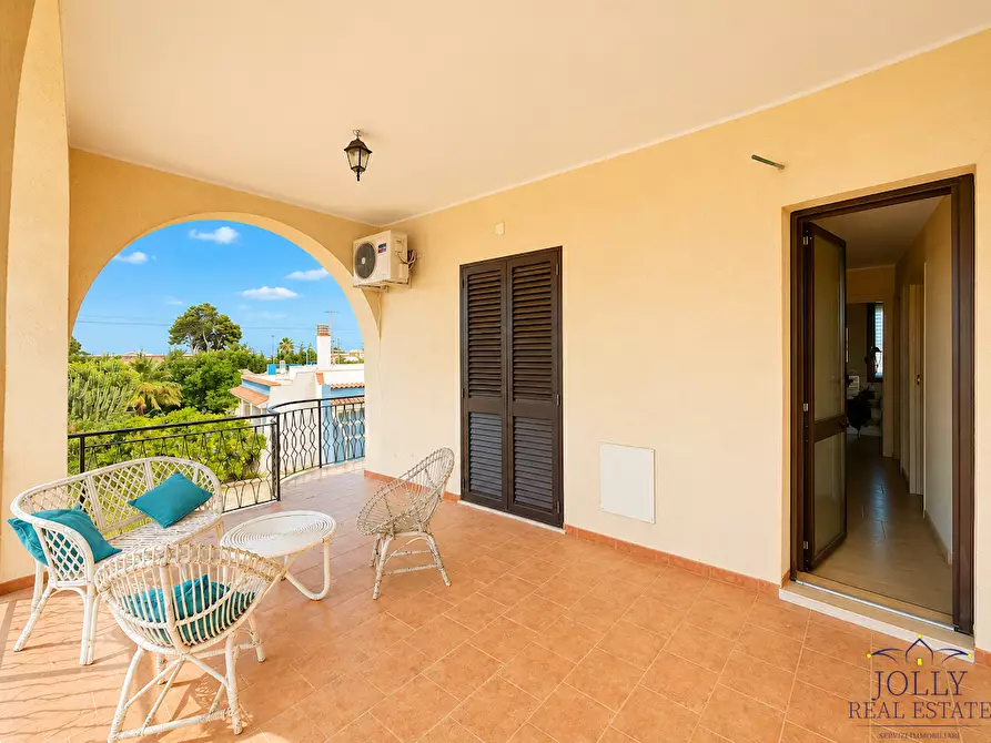 Immagine 15 di Villa in vendita  in via lago maggiore a Siracusa