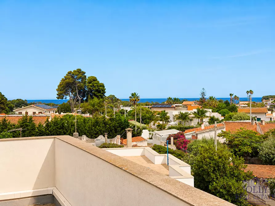 Immagine 27 di Villa in vendita  in via lago maggiore a Siracusa