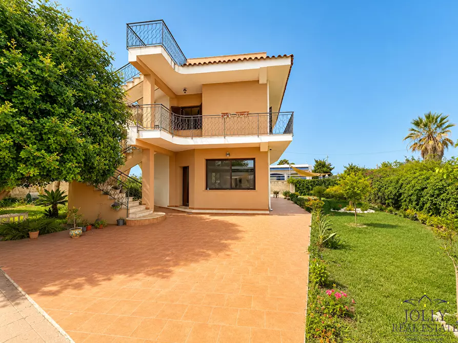 Immagine 28 di Villa in vendita  in via lago maggiore a Siracusa