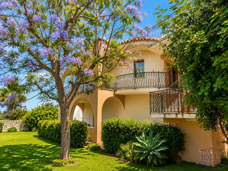 Immagine 32 di Villa in vendita  in via lago maggiore a Siracusa