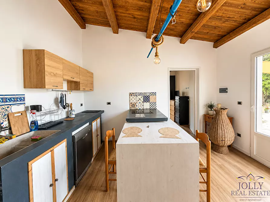 Immagine 39 di Villa in vendita  in via lago maggiore a Siracusa