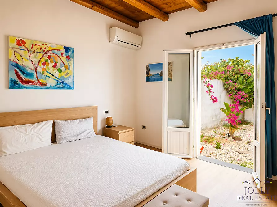 Immagine 43 di Villa in vendita  in via lago maggiore a Siracusa