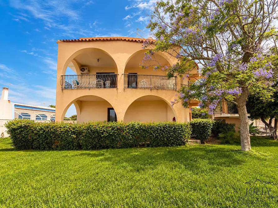 Immagine 45 di Villa in vendita  in via lago maggiore a Siracusa