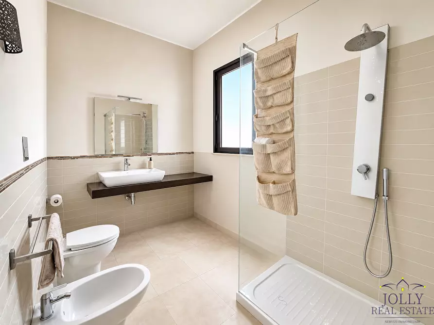 Immagine 8 di Villa in affitto  in via lago maggiore a Siracusa