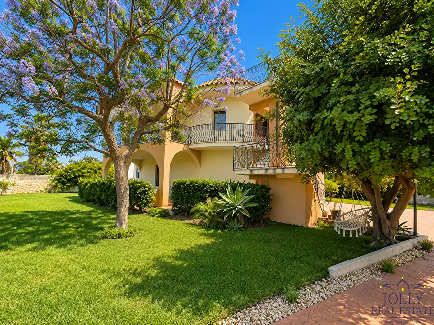 Immagine 29 di Villa in affitto  in via lago maggiore a Siracusa