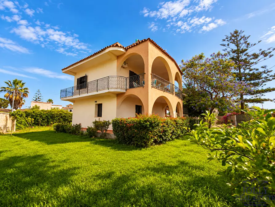 Immagine 46 di Villa in affitto  in via lago maggiore a Siracusa