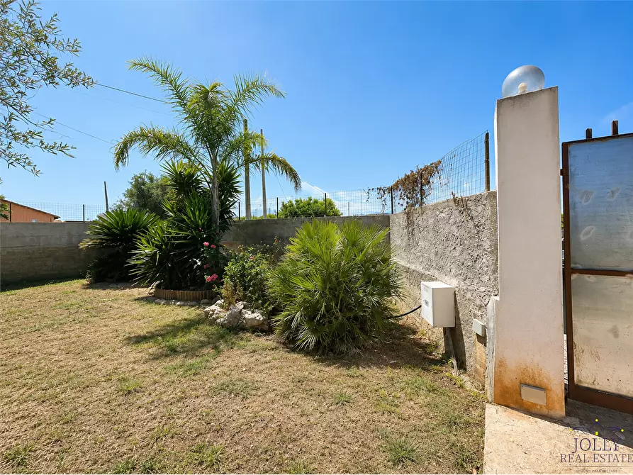 Immagine 2 di Villa in vendita  in Traversa pozzo nuovo a Siracusa