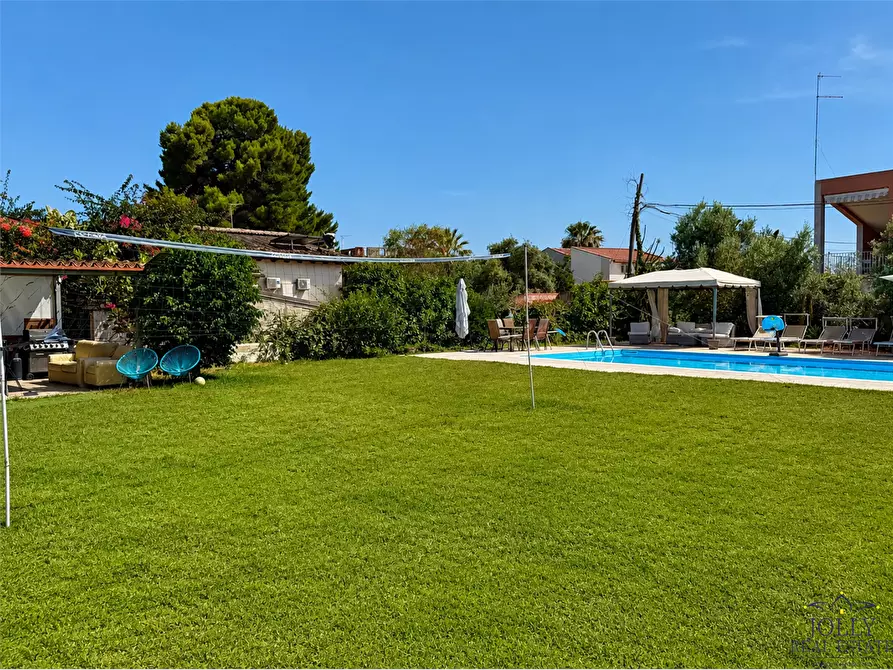 Immagine 41 di Villa in vendita  in via prometeo a Siracusa