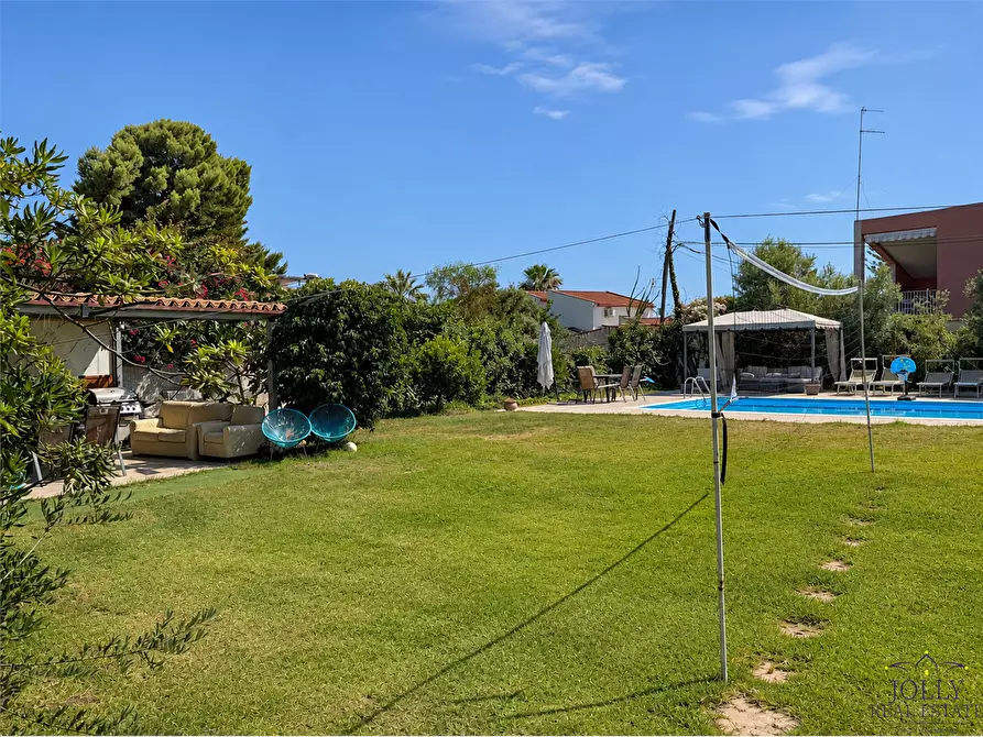 Immagine 46 di Villa in vendita  in via prometeo a Siracusa