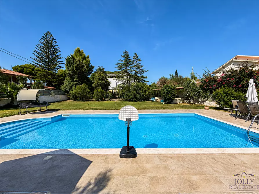 Immagine 50 di Villa in vendita  in via prometeo a Siracusa