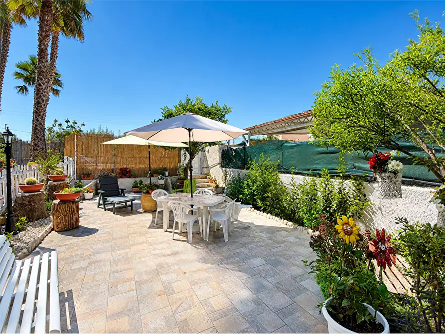 Immagine 25 di Villa in vendita  in CONTRADA PIZZUTA a Noto