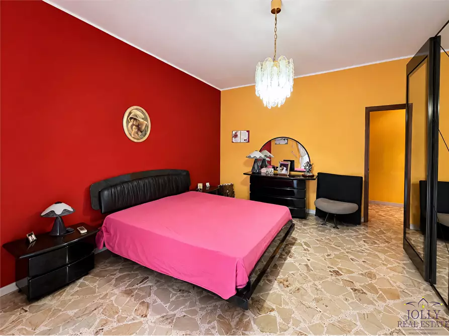 Immagine 28 di Appartamento in vendita  in Via Europa  a Siracusa