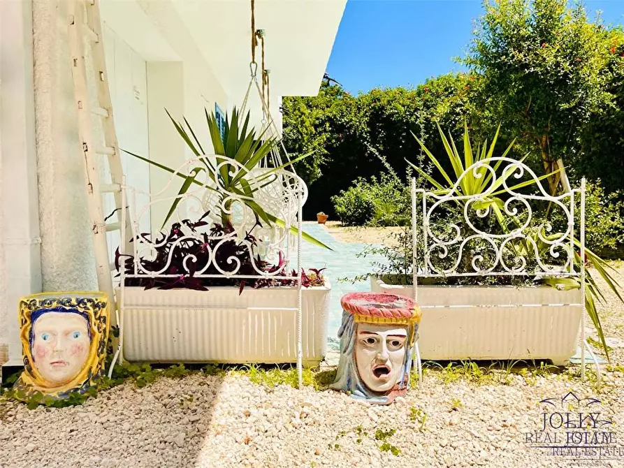 Immagine 7 di Villa in vendita  in Via Senigallia a Siracusa