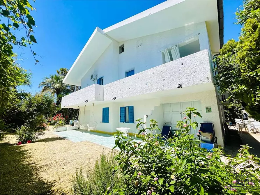 Immagine 11 di Villa in vendita  in Via Senigallia a Siracusa