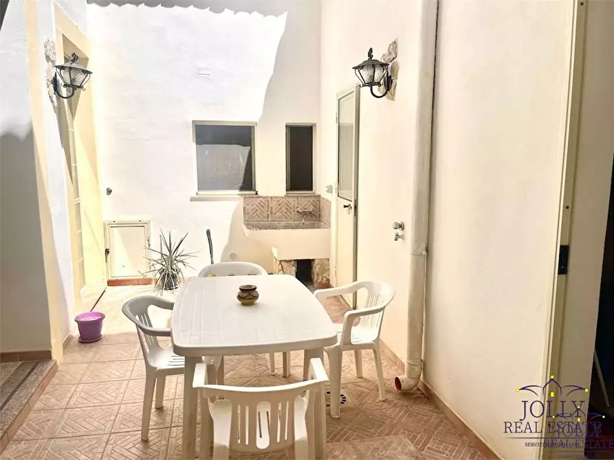 Immagine 8 di Stabile in vendita  in Torino a Siracusa