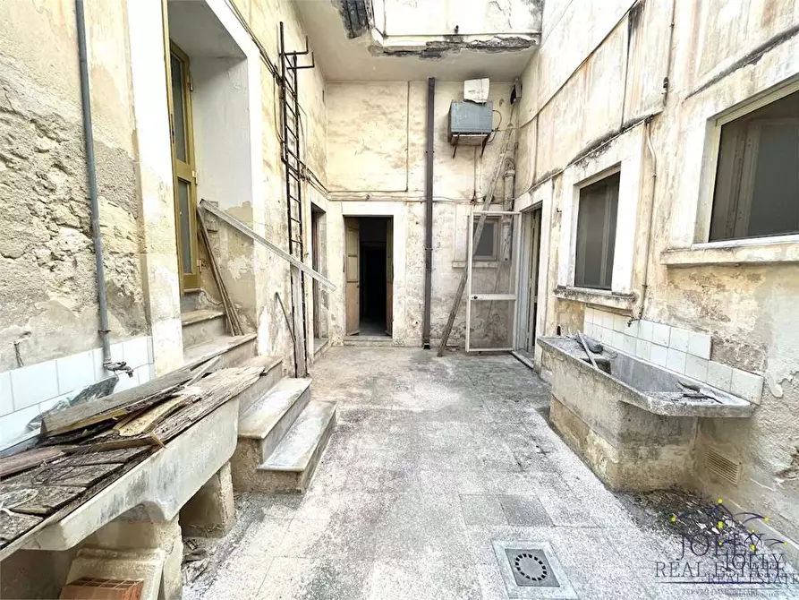 Immagine 9 di Stabile in vendita  in Isonzo a Siracusa