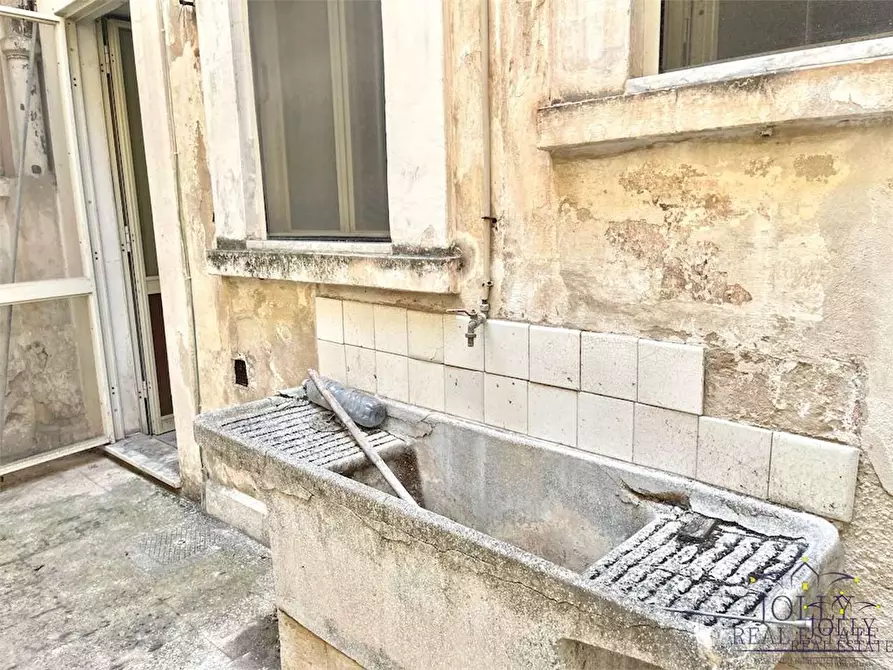 Immagine 10 di Stabile in vendita  in Isonzo a Siracusa