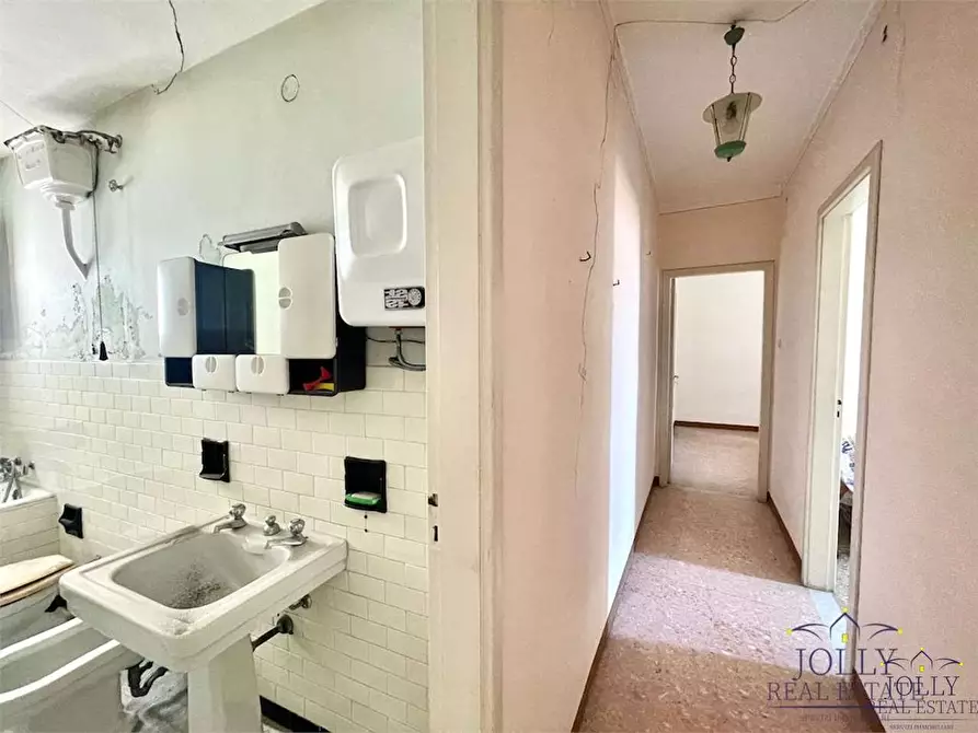 Immagine 44 di Stabile in vendita  in Isonzo a Siracusa