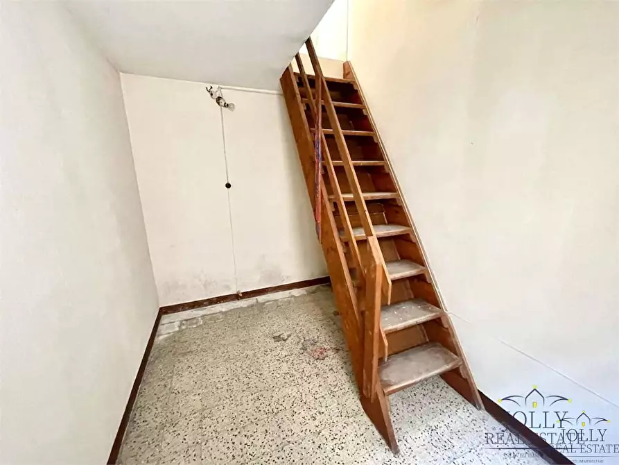 Immagine 53 di Stabile in vendita  in Isonzo a Siracusa