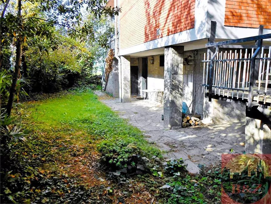 Immagine 28 di Villa in vendita  in Viale XXV aprile 10 a Rosta