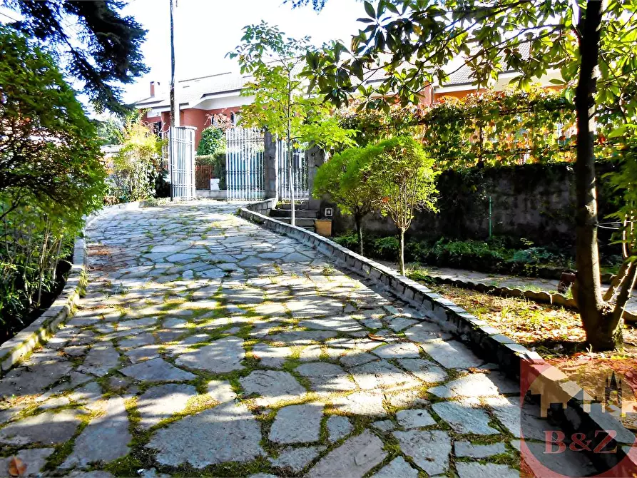 Immagine 26 di Villa in vendita  in Viale XXV aprile 10 a Rosta