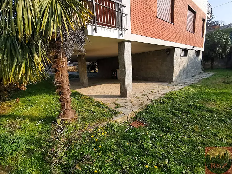 Immagine 40 di Villa in vendita  in Viale XXV aprile 10 a Rosta