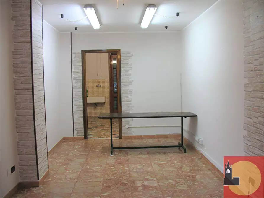 Immagine 2 di Negozio in affitto  in Via Po 12 a Rivoli