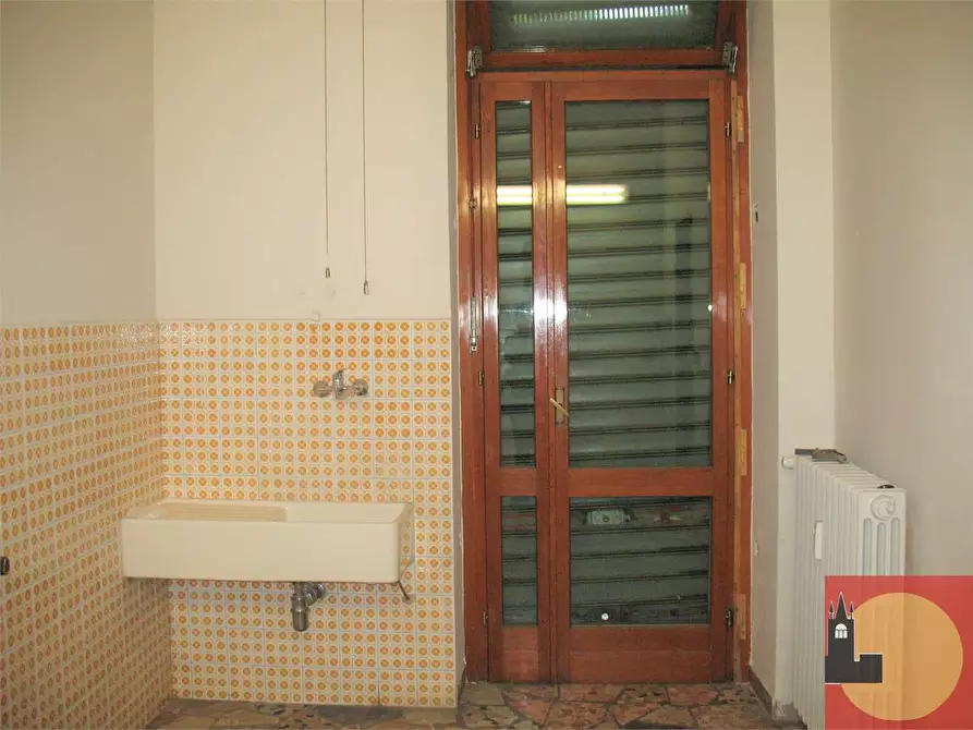 Immagine 10 di Negozio in affitto  in Via Po 12 a Rivoli