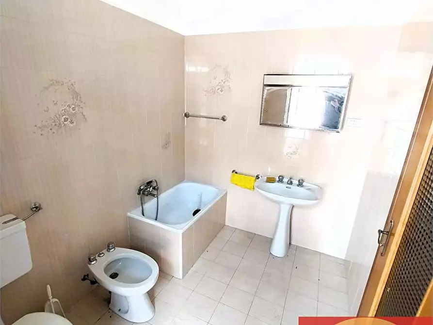 Immagine 19 di Negozio in affitto  in Via Matteotti 8 a Villarbasse