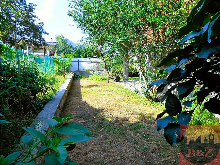 Immagine 26 di Quadrilocale in vendita  in Viale XXV aprile 10 a Rosta