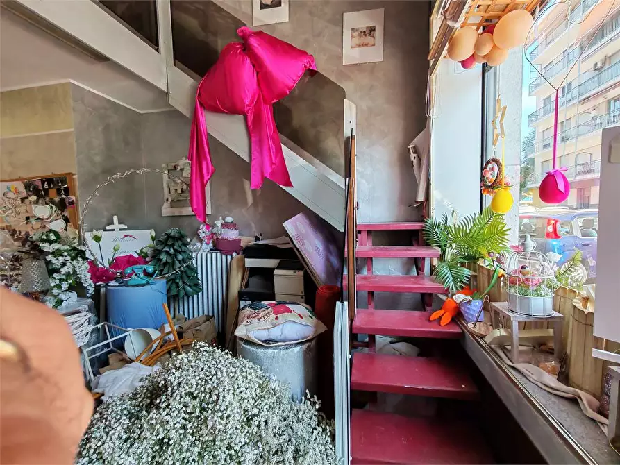 Immagine 22 di Negozio in affitto  in Via Po 12 a Rivoli