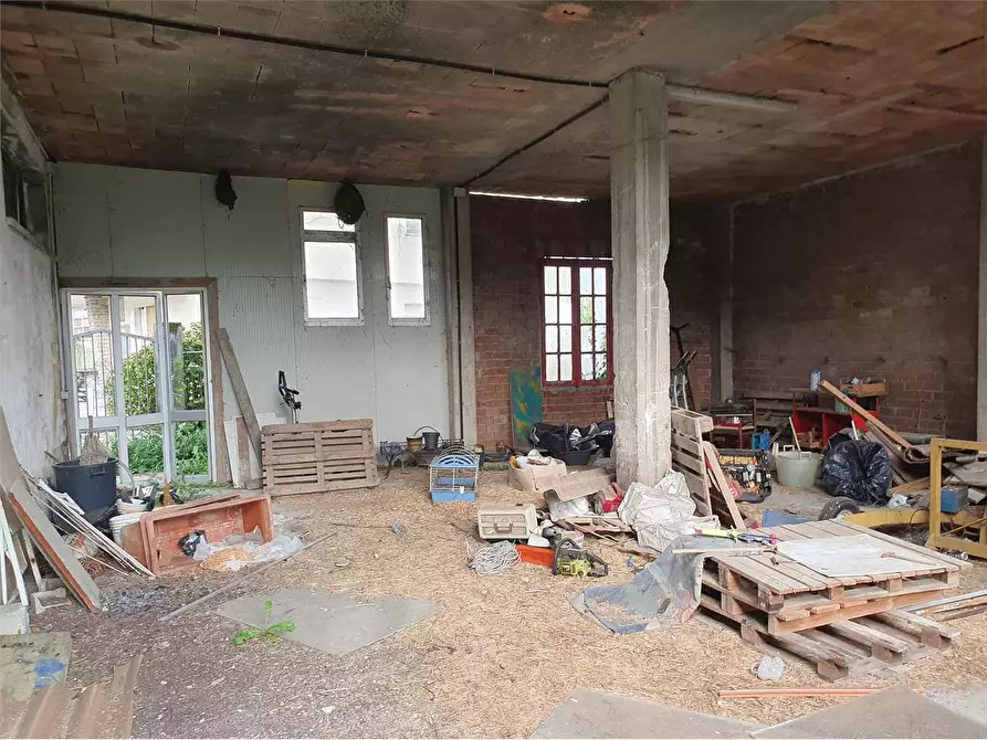 Immagine 3 di Magazzino in vendita  in Via Sant'Agostino 2 a Avigliana