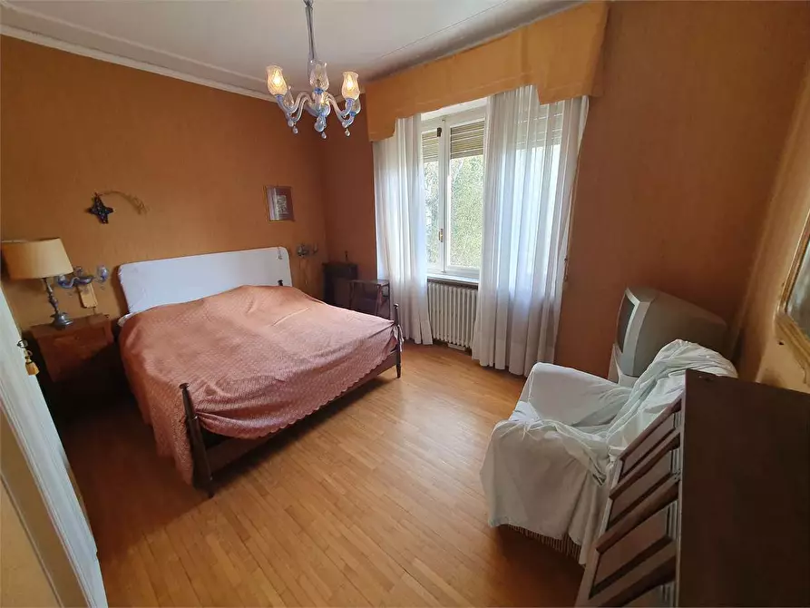 Immagine 24 di Villa in vendita  in Viale del castello 2 a Reano